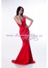Вечернее красное платье с V-образным украшением из камней