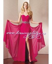 Длинное вечернее розовое платье без бретелей